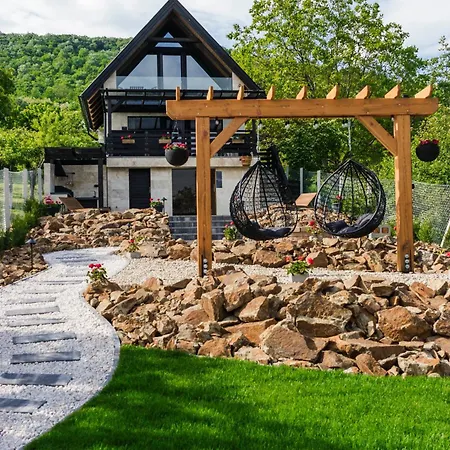 Woodpecker Villa Nagymaros Exterior photo